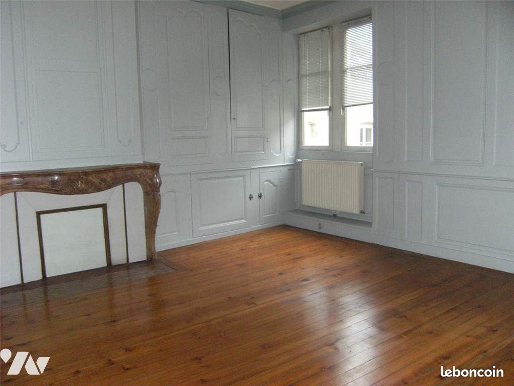 Appartement 5 pièce(s) 93 m²à louer Dole