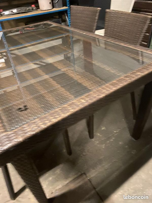 Vend table extérieur (image 2)