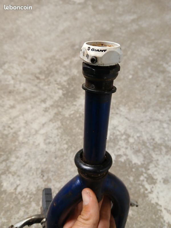 rare ancienne fourche avec support phare ? vélo vintage 650 Fork