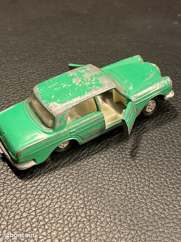 Miniature Majorette N°338 – Mercedes 280 SE Avec Voilier – Boîte Carton – Fabriqué En France