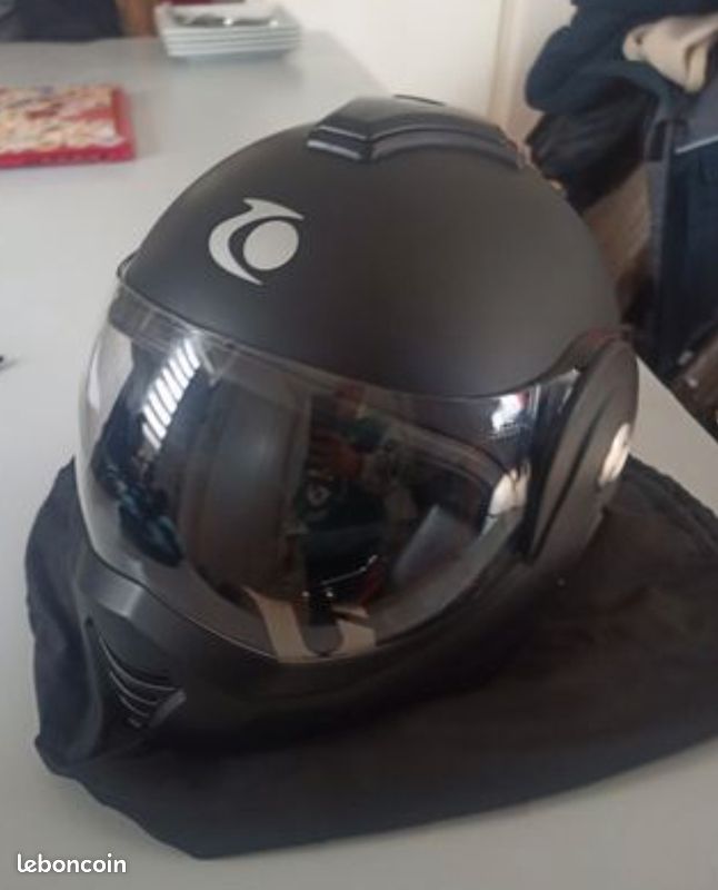Casque moto modulable trendy neuf très peu porté (image 1)