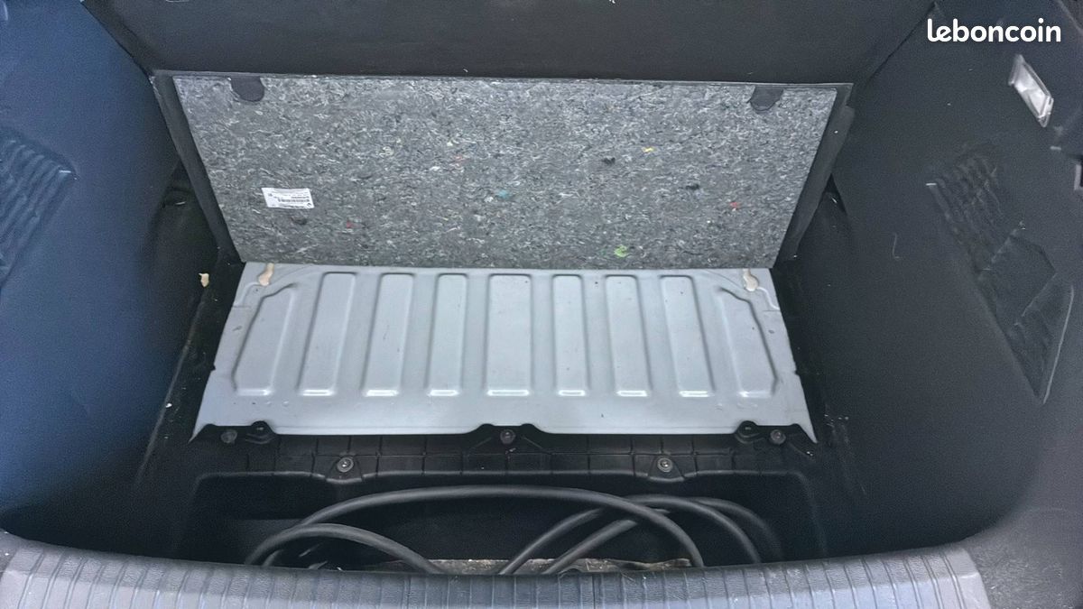 Renault megane e tech ev60 220 ch optimum charge iconic (image 19)