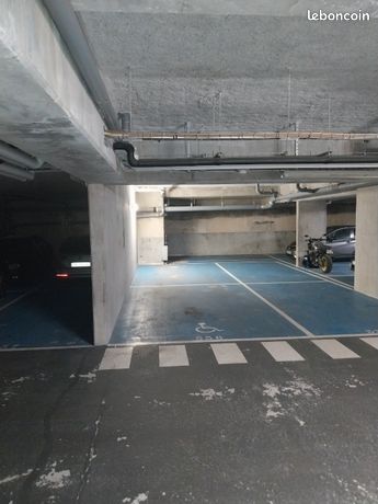 Deux places parking enfilade