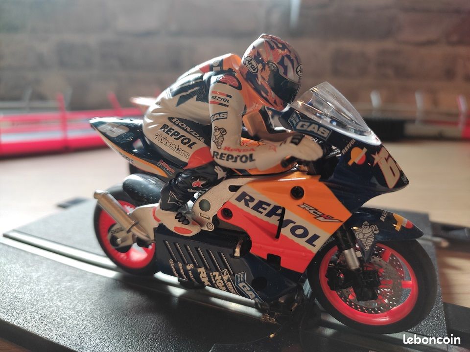 Moto GP Honda RC 211V Valentino Rossi Team Repsol Honda en