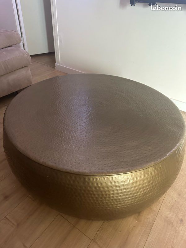 Table basse ronde couleur doré (image 1)
