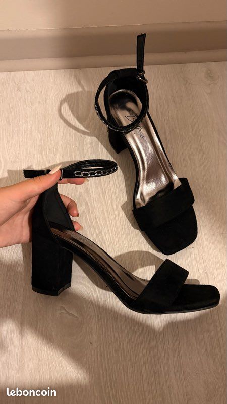 Talons XOXO Noirs Taille 5.5 M – 10 Cm, Bout Ouvert, Livraison Gratuite