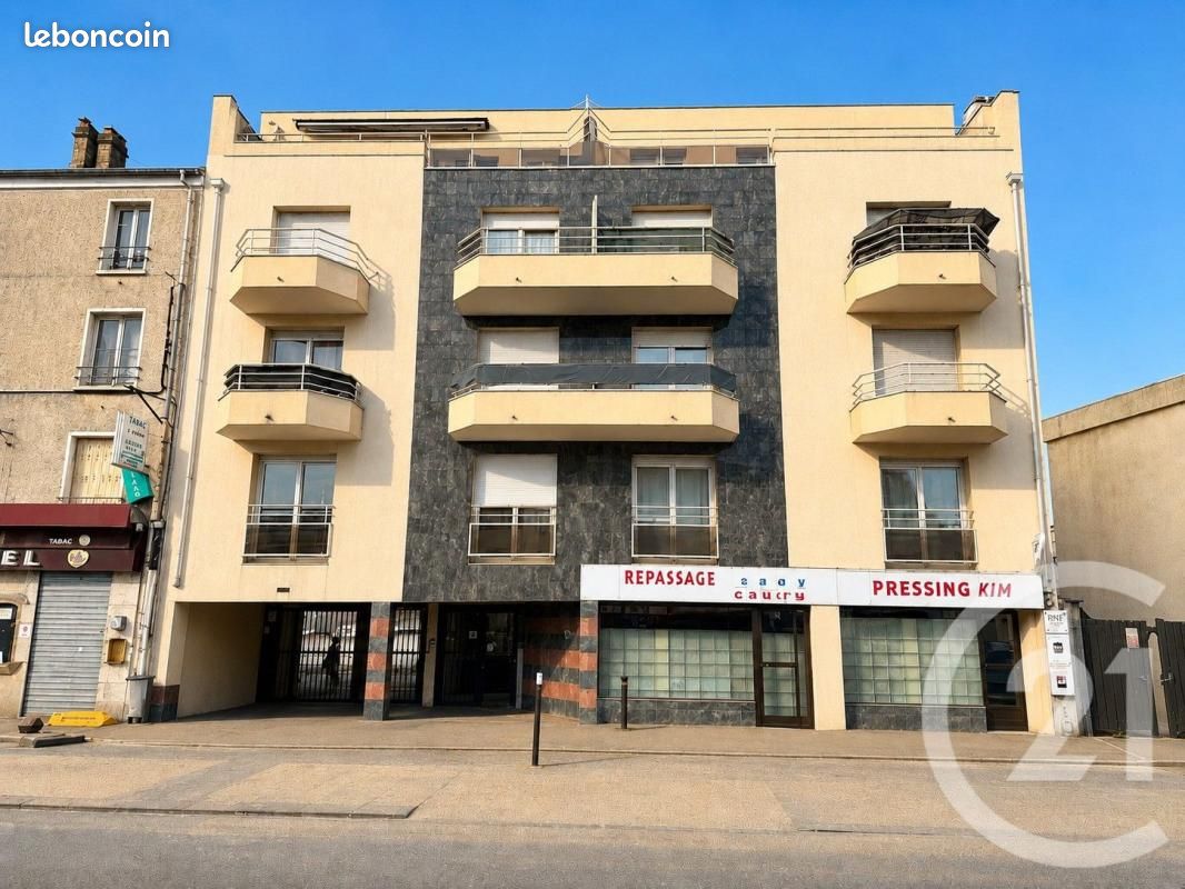 Appartement 1 pièce 27 m² · à Livry-Gargan · 27 m² · 105 000 €