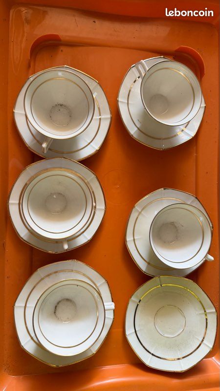 Service à café ancien Ymerioux France – 5 tasses et 6 sous-tasses en porcelaine (image 1)