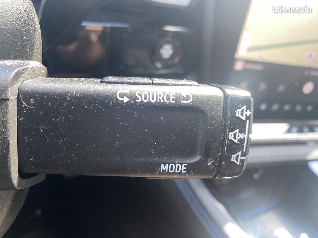 RENAULT AUSTRAL 1.2 E-Tech Hybride - 200 - BVA multi-modes 2024 Iconic (image 29)