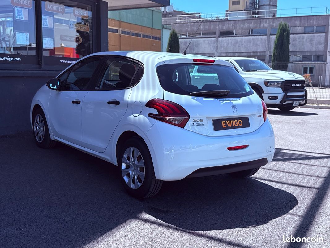 Peugeot 208 1.6 bluehdi 75ch premium (image 14)