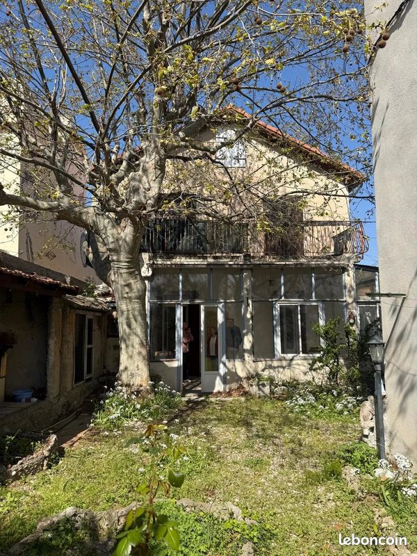 Appartement 6 pièces 160 m² · à Marseille · 160 m² · 295 000 €