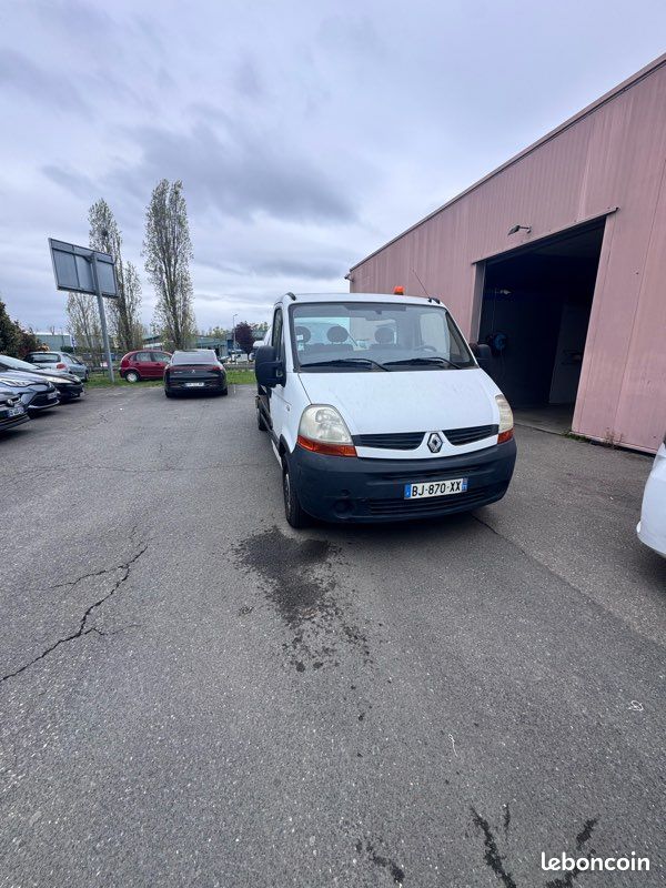 Dépanneuse Renault Master 2.5L DCI (image 1)