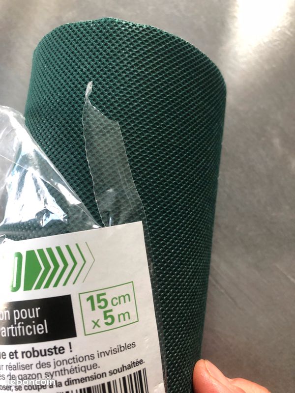 Bande adhésive neuve pour jonction gazon synthétique (image 2)