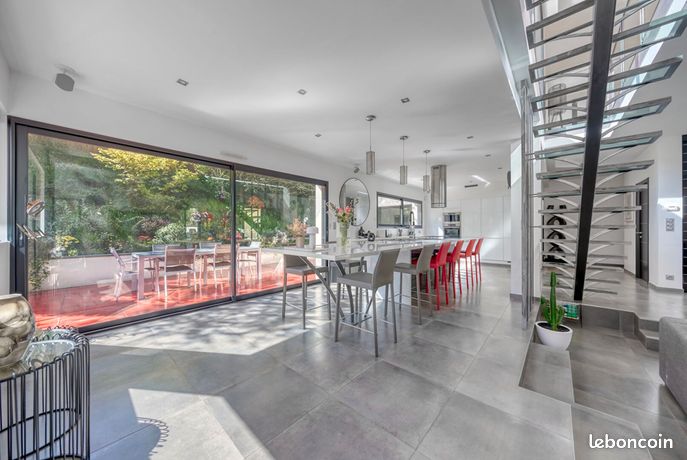 Villa 7 pièces 230 m² — 6