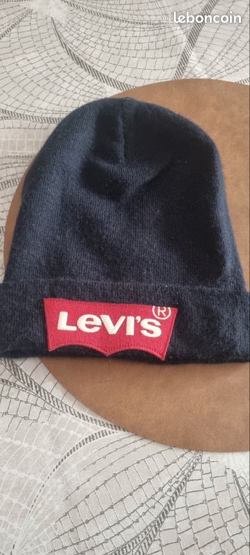 Bonnet levis (image 1)