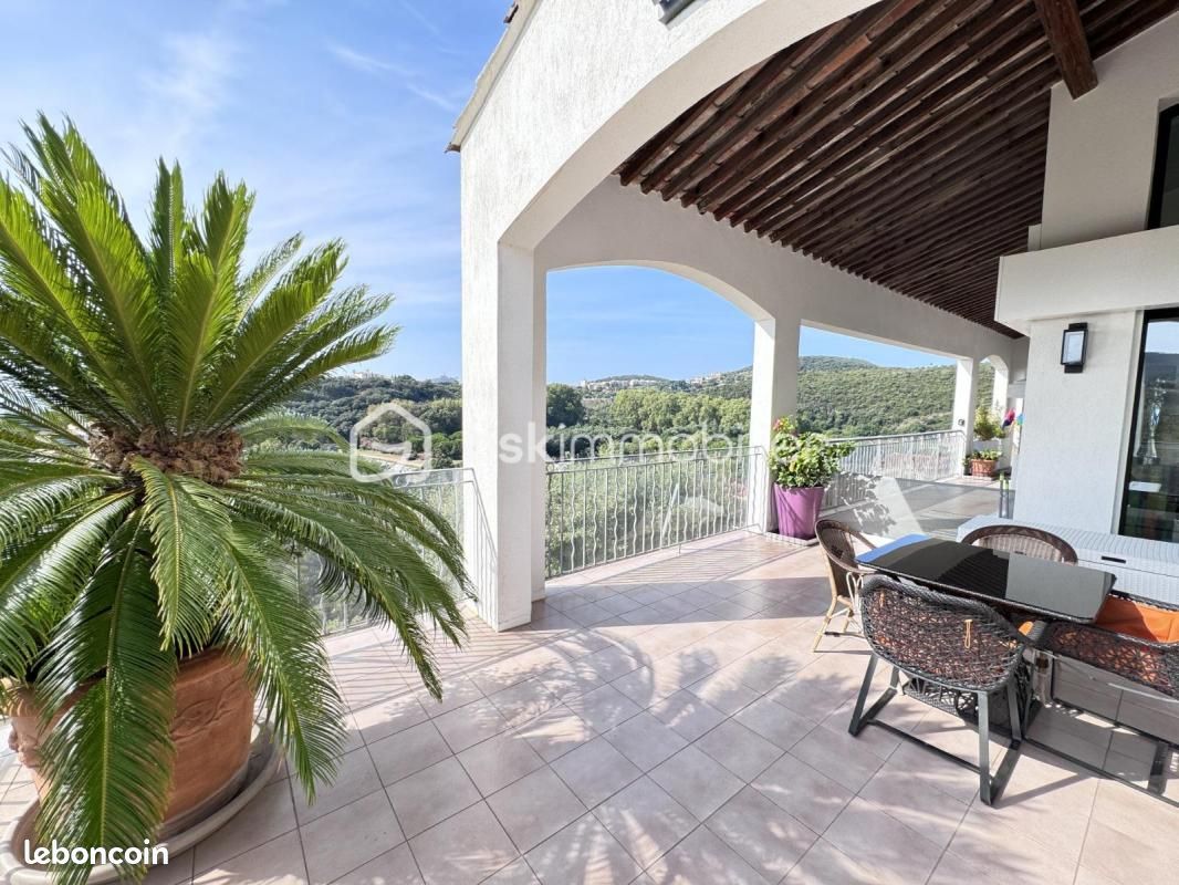 Maison 8 pièces 260 m² · à Saint-Raphaël · 260 m² · 1 380 000 €