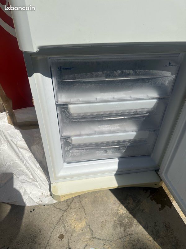 Réfrigérateur congélateur indesit (image 8)