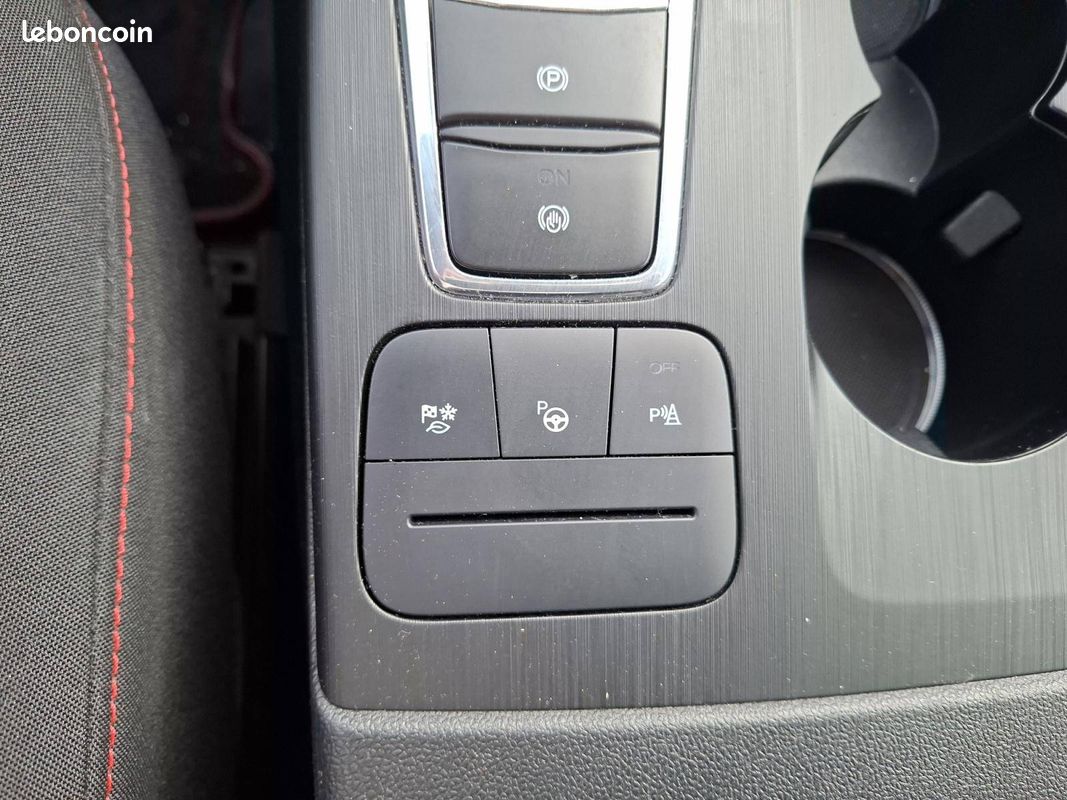 FORD Kuga 2.5 Duratec 190 ch FlexiFuel FHEV E85 Powershift ST-Line (image 24)