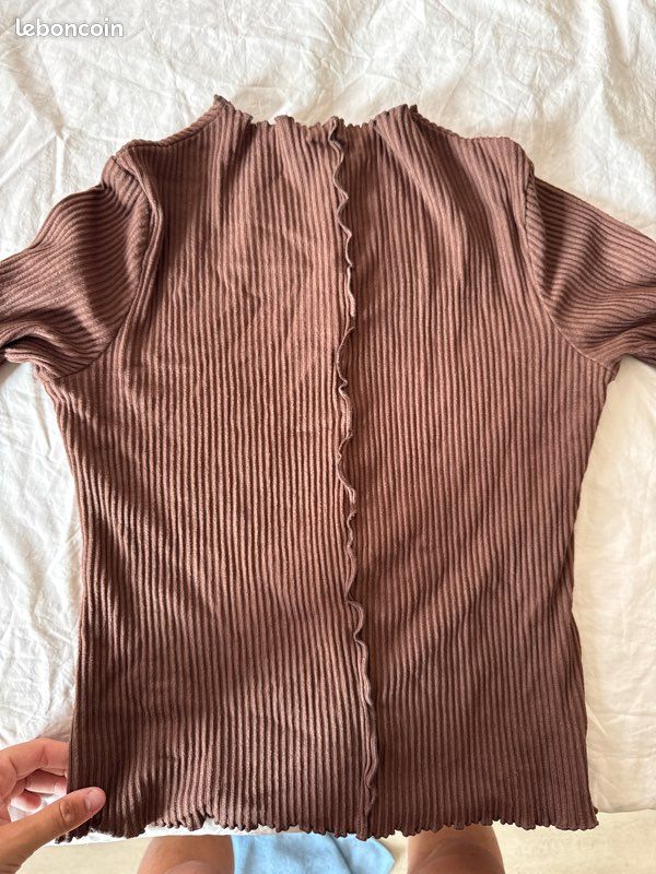 Pull marron (image 1)