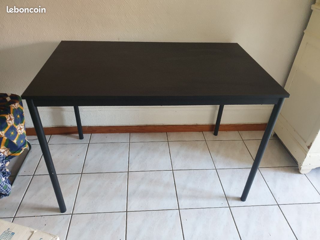 Table ikea noire pied métallique neuve (image 2)