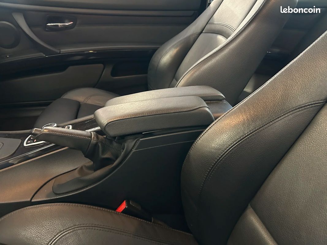 Bmw SERIE 3 E92 LUXE LCI Coupé 320d 184 cv Boîte auto / Suivi D'entretien Complet (image 31)