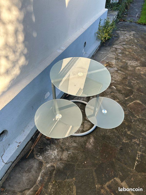 Meuble rond en verre (image 1)