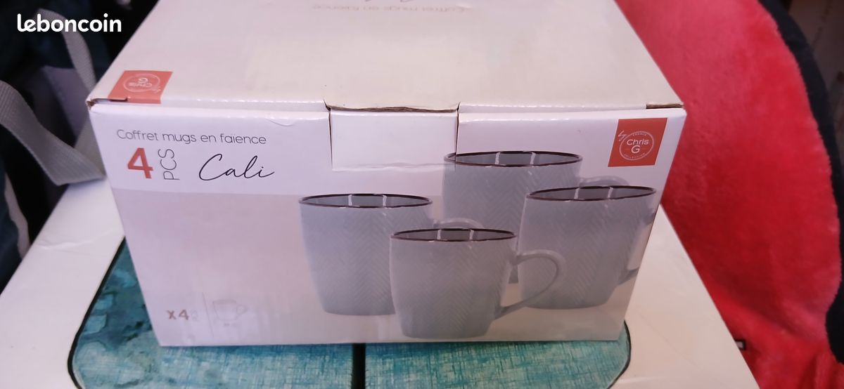 Coffret mugs en faïence (image 1)