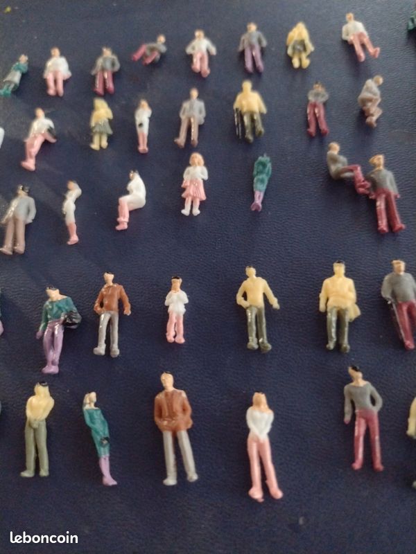 Lot de 100 personnages miniatures pour décoration réseau de train électrique - Modélisme