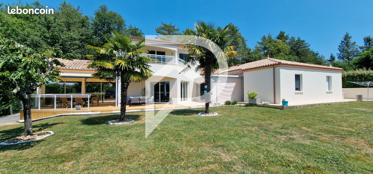 Maison 8 pièces 287 m² · à Champcevinel · 287 m² · 824 000 €