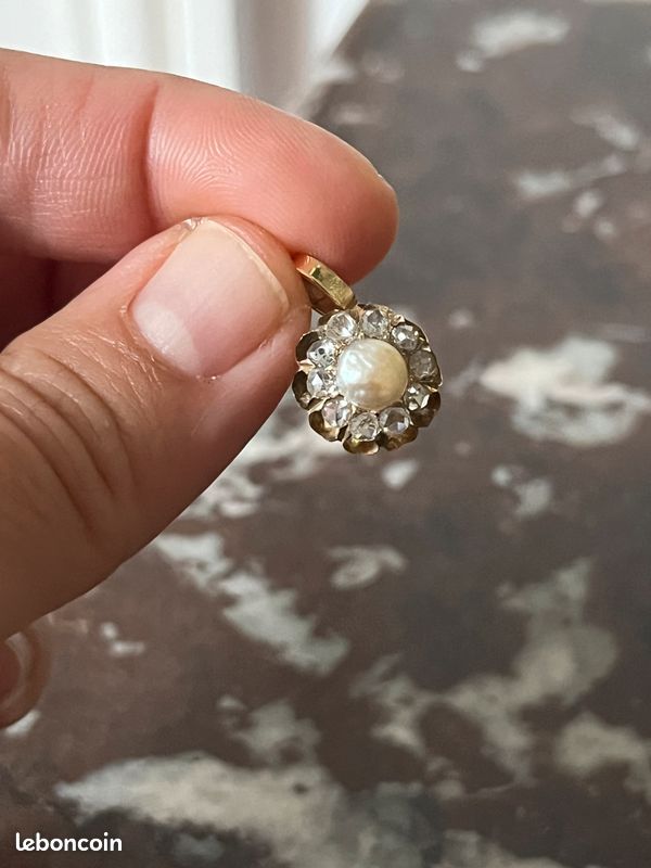 Pendentif Vintage Plaqué Or Avec Perle Blanche 1877 - Occasion Parfait état