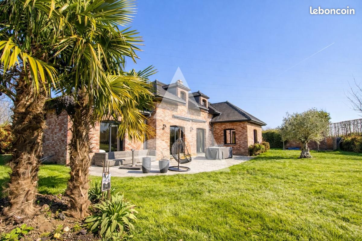 Maison 10 pièces 211 m² · à Saint-Saulve · 211 m² · 579 000 €