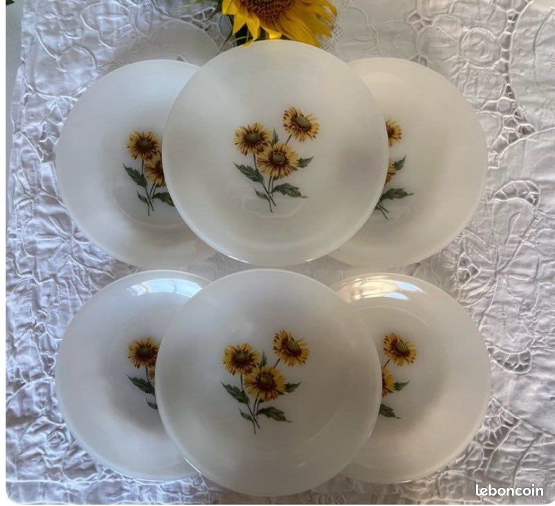 Assiette à dessert Arcopal Narcisse en opaline - Arts de la