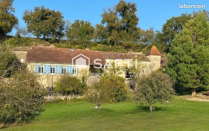 Propriété 8 pièces 222 m²