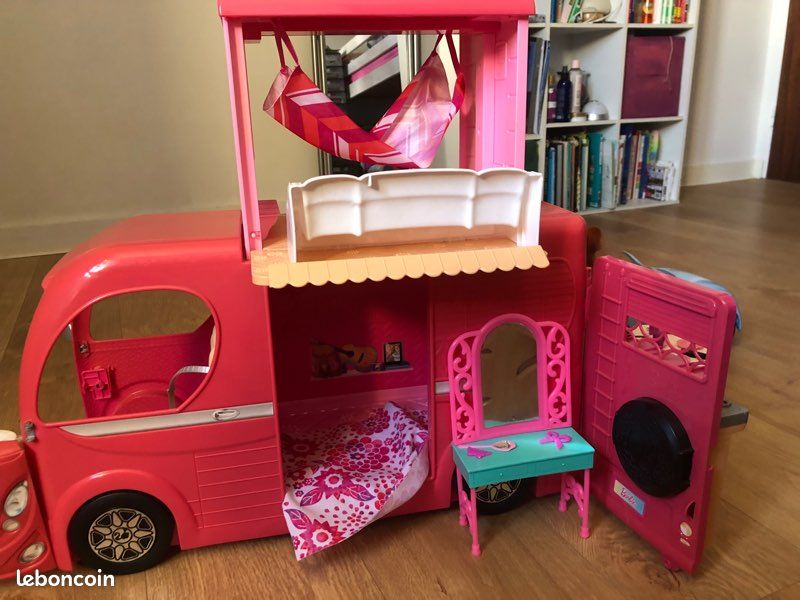 Camping-car et voiture barbie (image 3)