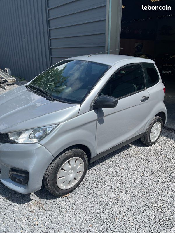 Aixam city kubota émotion voiture sans permis (voiturette vsp permis AM) (image 2)