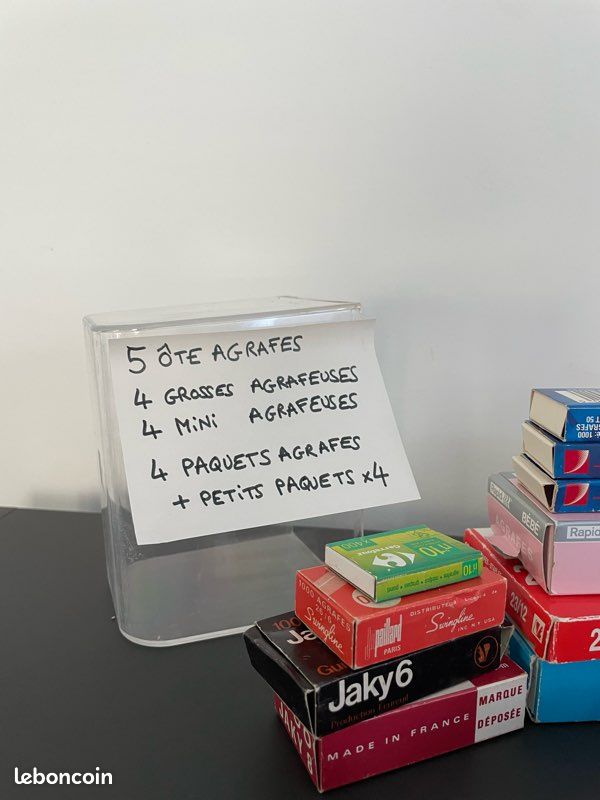 Grand lot de fournitures de bureau : Agrafeuses et accessoires (image 3)