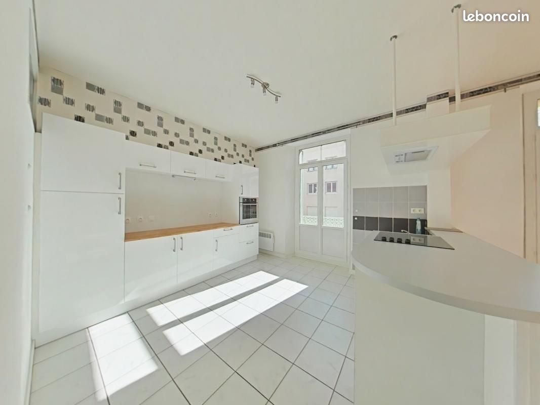Appartement 3 pièces 74 m² · à Bourg-de-Péage · 74 m² · 700 €/mois