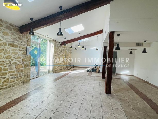 Maison 15 pièces 550 m²