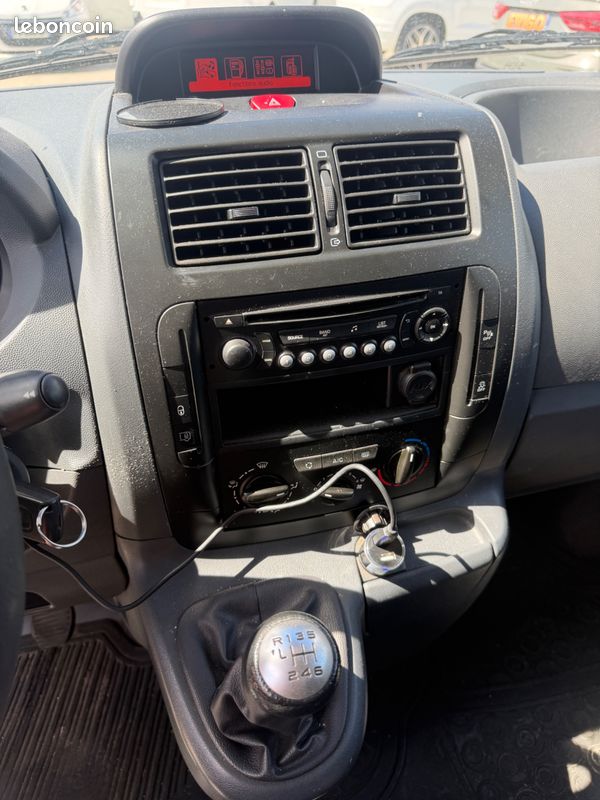 CITROEN JUMPY 2.0 HDI 128 ch BVM6 2 PLACES / CAMÉRA / CLIM / RADAR ARR (image 10)