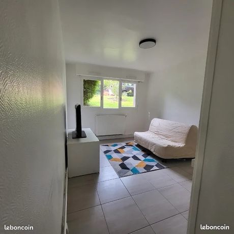 https://img.leboncoin.fr/api/v1/lbcpb1/images/91/a1/93/91a193b09dfd8ad4d4f41a2d6c2b80d0c954acd4.jpg?rule=ad-image