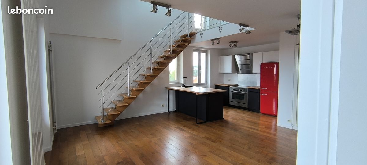 PROCHE GARE VILLEMOMBLE - LE RAINCY - Superbe appartement 100 m² en duplex entièrement rénové (image 1)