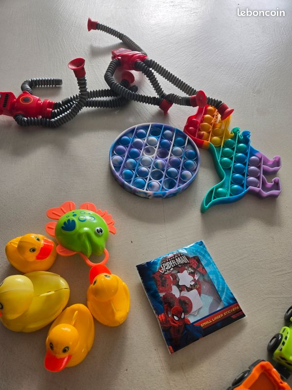 🧸🎲 Lot de jouets enfant – divers jeux & figurines (image 6)