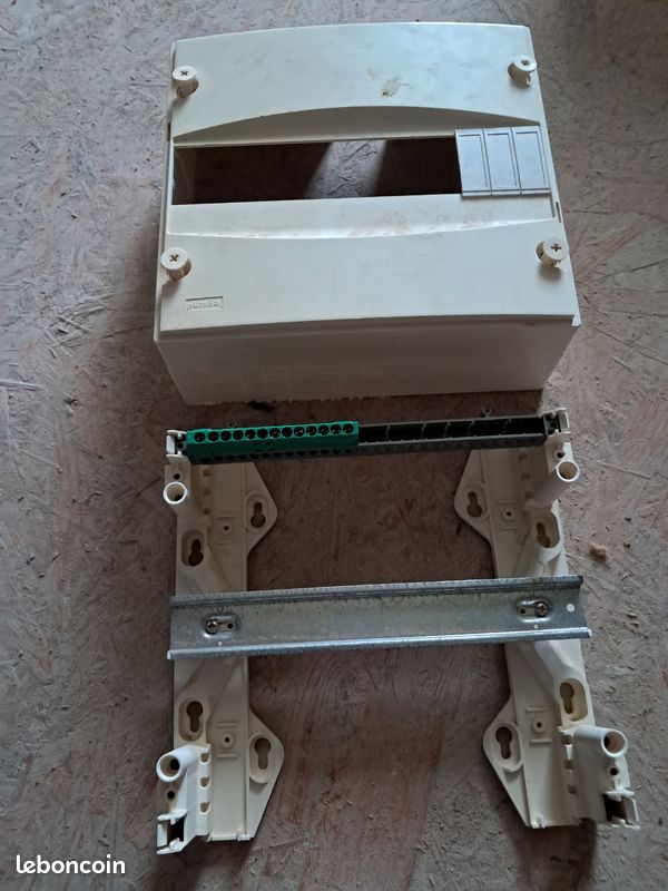 Compteur électrique une rangee Legrand (image 2)