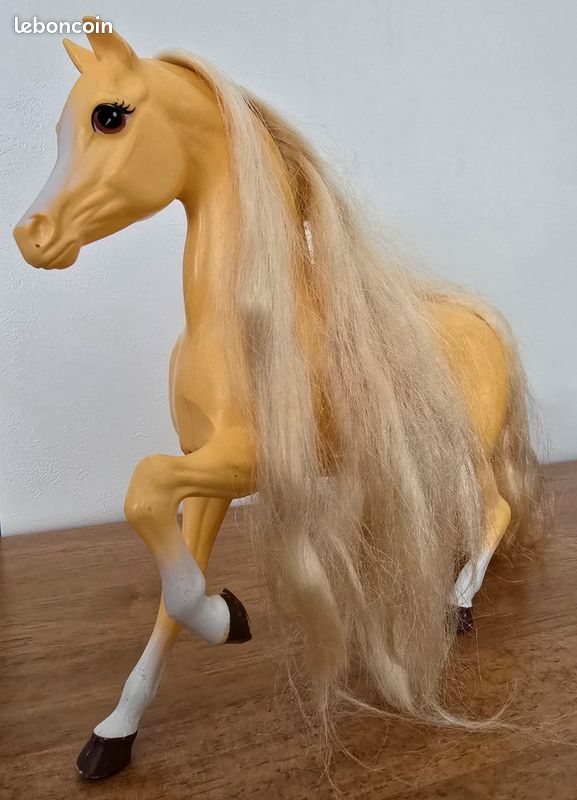 Grand cheval blond style Barbie avec crinière à coiffer (image 2)