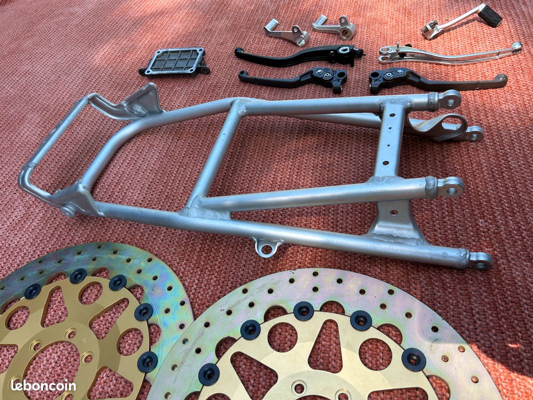 Ducati 916 , boucle alu , disques fonte , 748 , 916 , 996 , 998 , 848 , 1098 , 1098 , 1199 , 1299 (image 1)