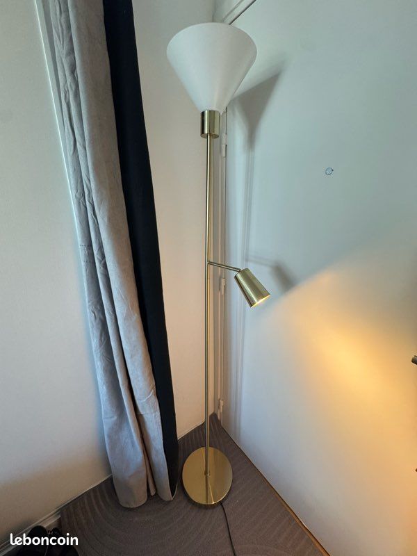 Lampadaire avec liseuse IKEA FLUGBO avec ampoules Ameublement