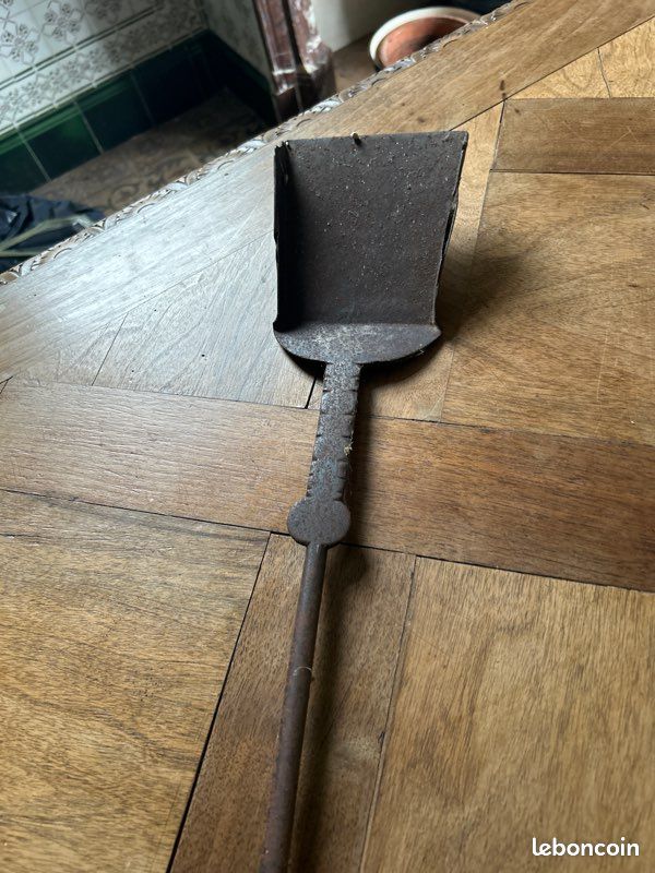 Pelle à charbon (image 2)