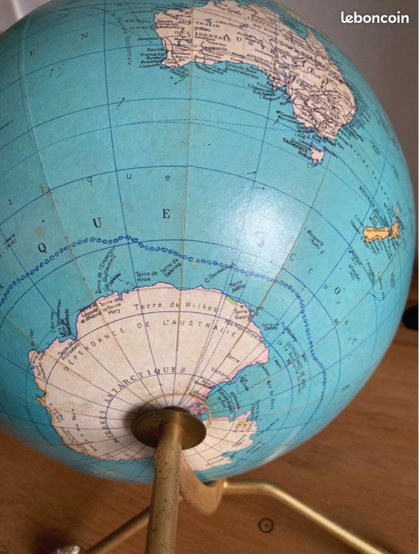 Globe Terrestre Vintage En Tôle Lithographiée - Cartes Taride N°154 - Années 1950