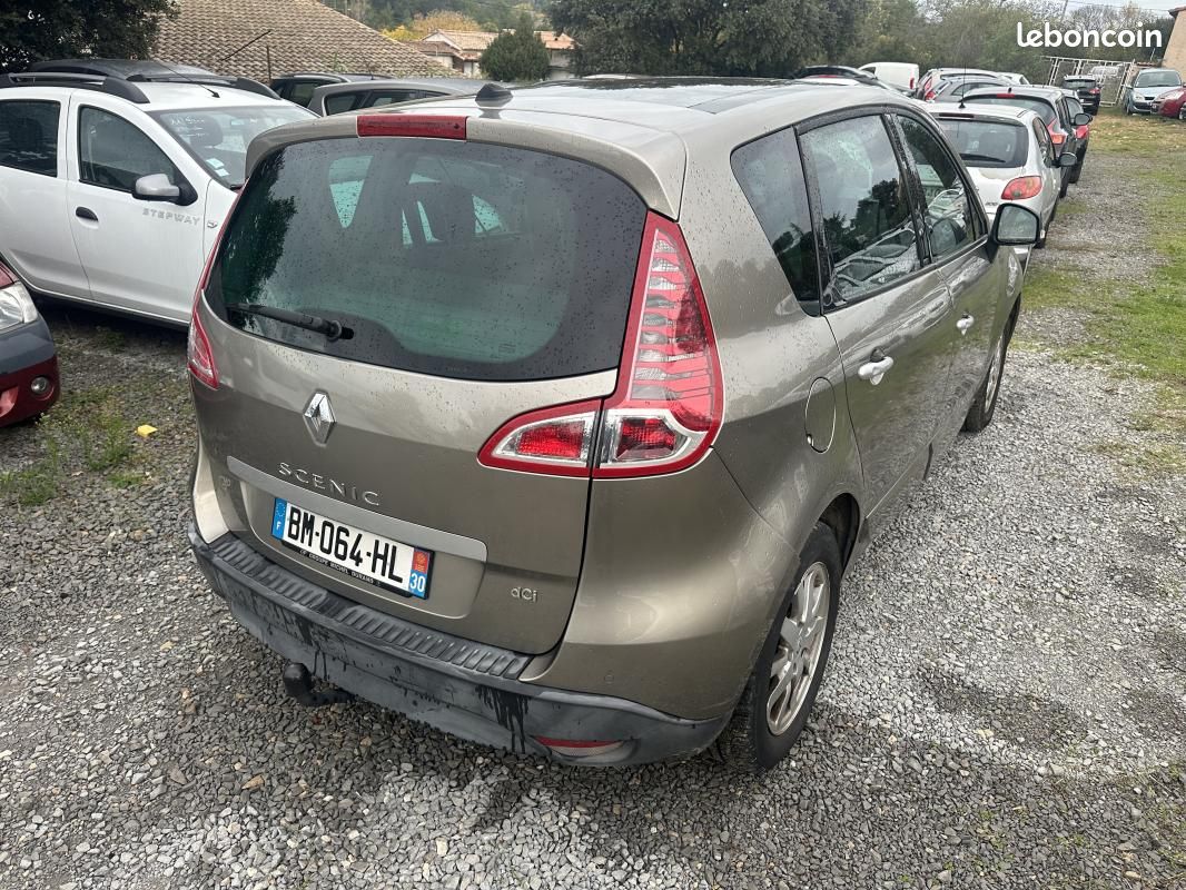 Renault Scénic III dCi 110 FAP eco2 Bose Euro 5 EDC (image 3)