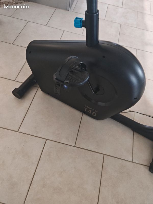 Vélo d'appartement fitness 06 comfort domyos d'occasion : Equipements | Fitness / Cardio training - 27/09/2023